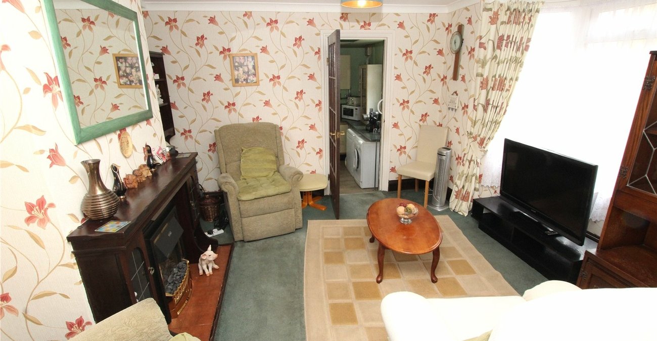 3 bedroom house for sale in London | Robinson Jackson