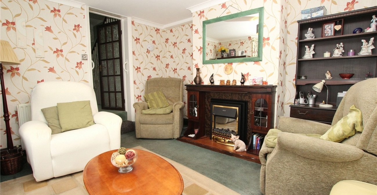 3 bedroom house for sale in London | Robinson Jackson