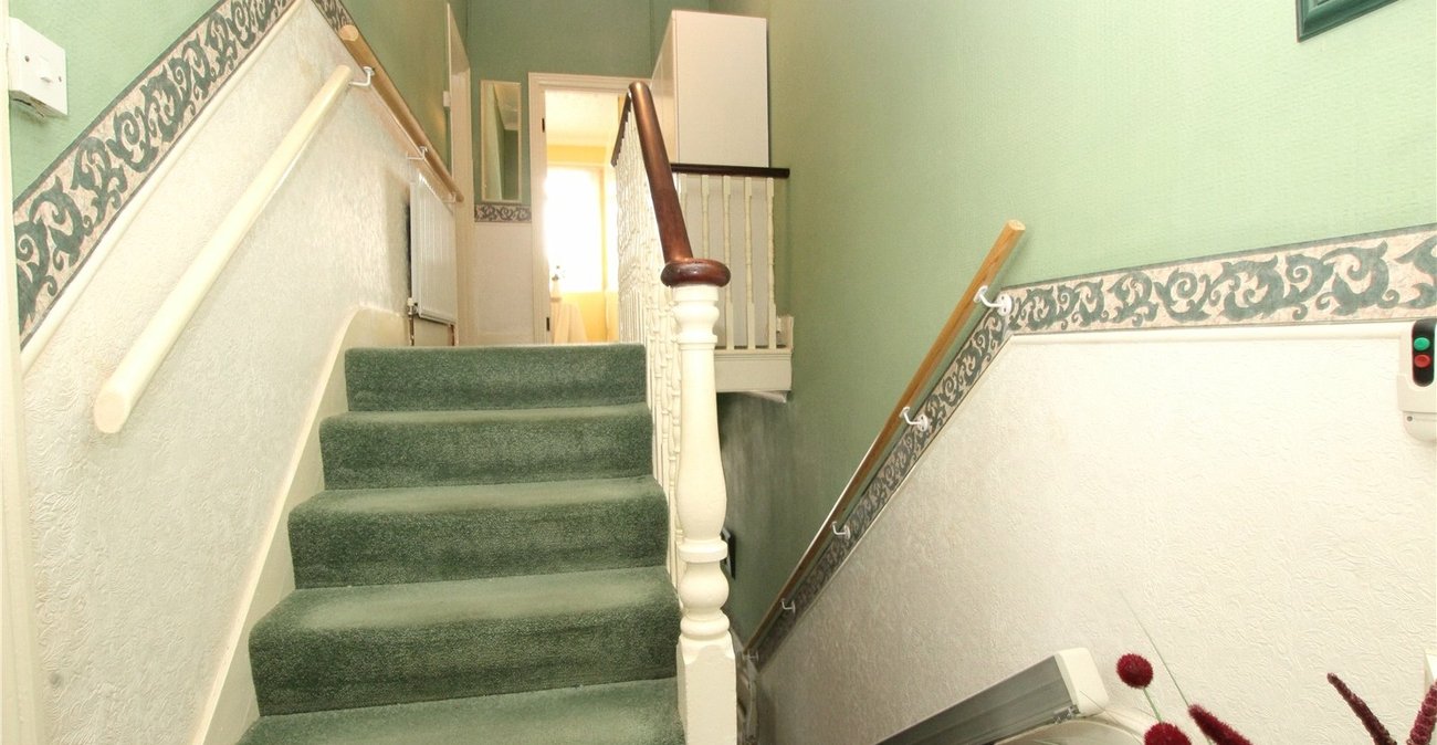 3 bedroom house for sale in London | Robinson Jackson