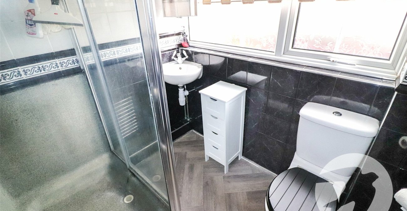 3 bedroom house for sale in Erith | Robinson Jackson