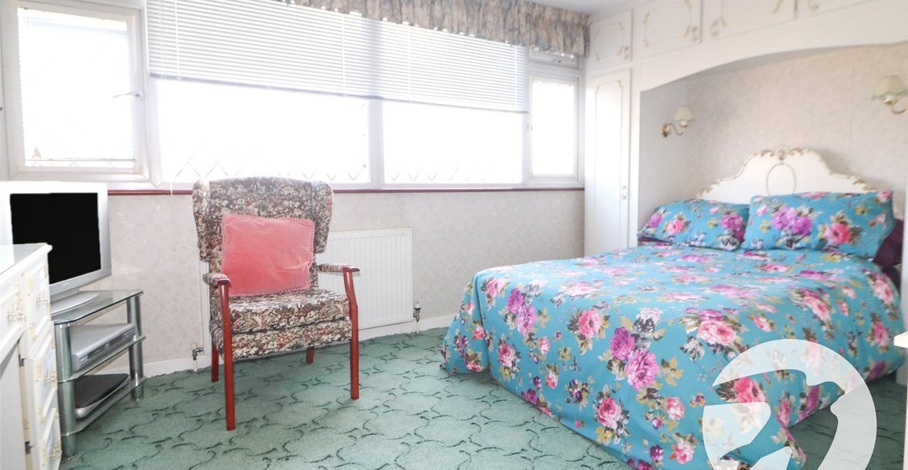 3 bedroom house for sale in Erith | Robinson Jackson