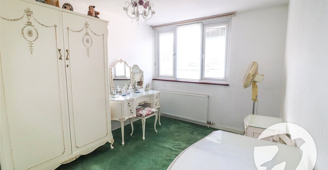 3 bedroom house for sale in Erith | Robinson Jackson