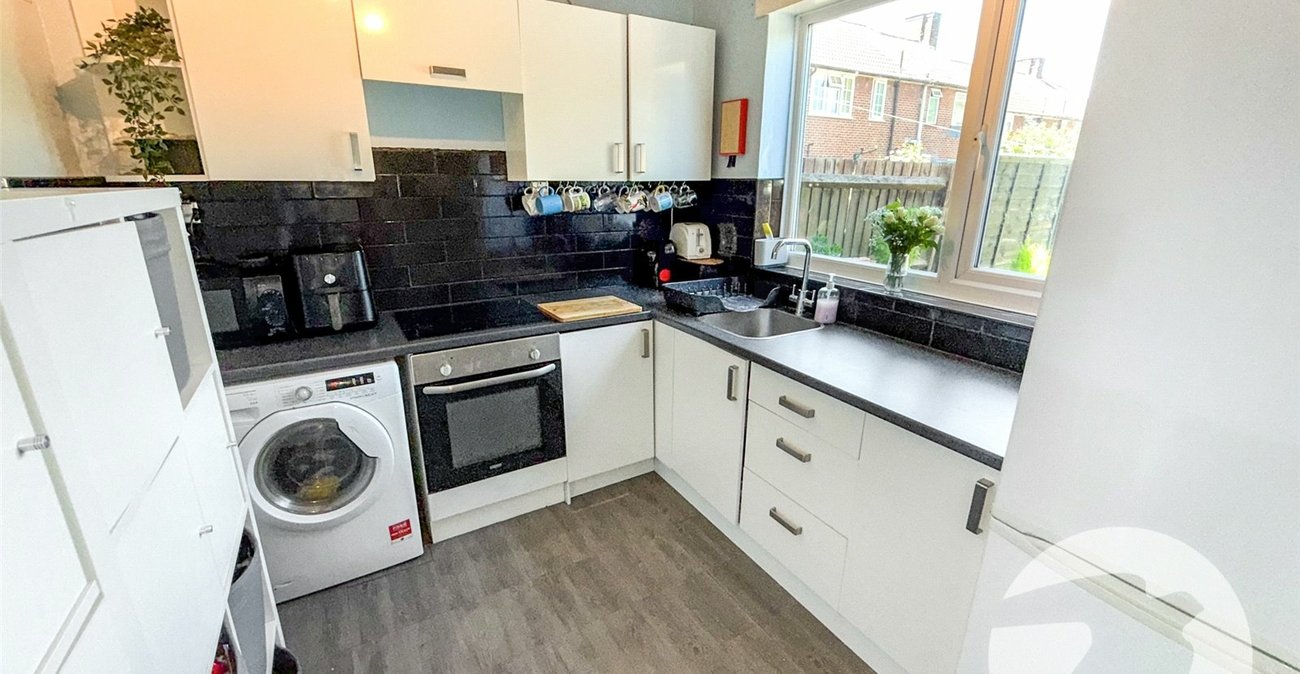 2 bedroom house for sale in London | Robinson Jackson