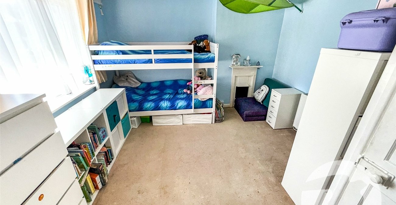 2 bedroom house for sale in London | Robinson Jackson