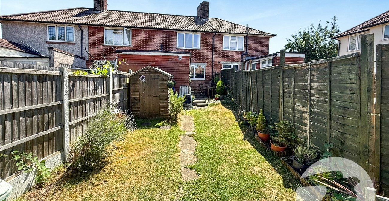 2 bedroom house for sale in London | Robinson Jackson