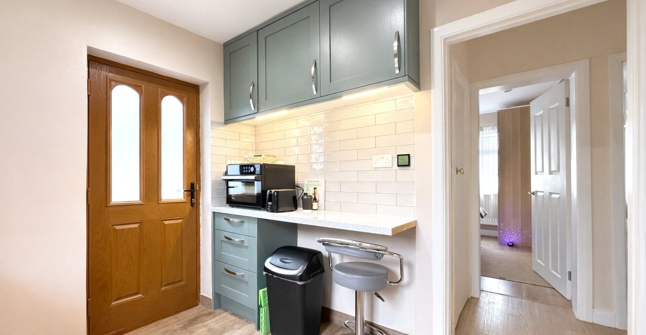 2 bedroom property for sale in London | Robinson Jackson