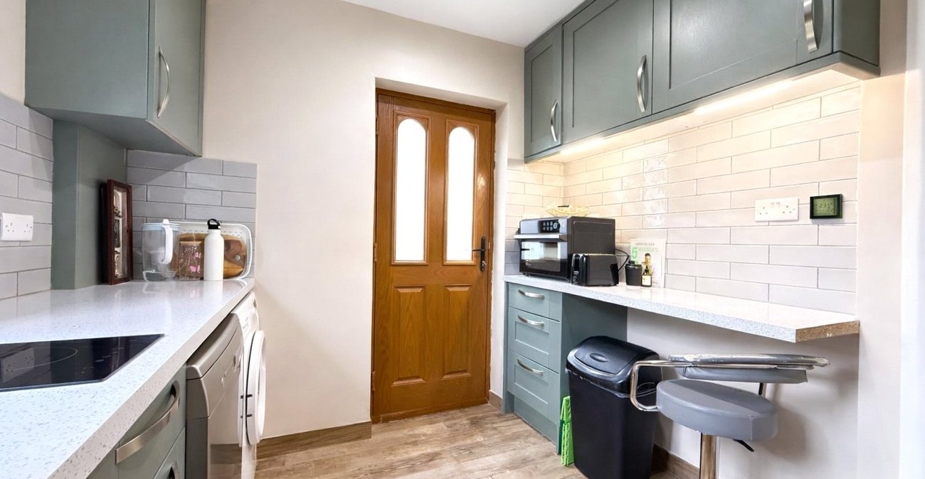 2 bedroom property for sale in London | Robinson Jackson