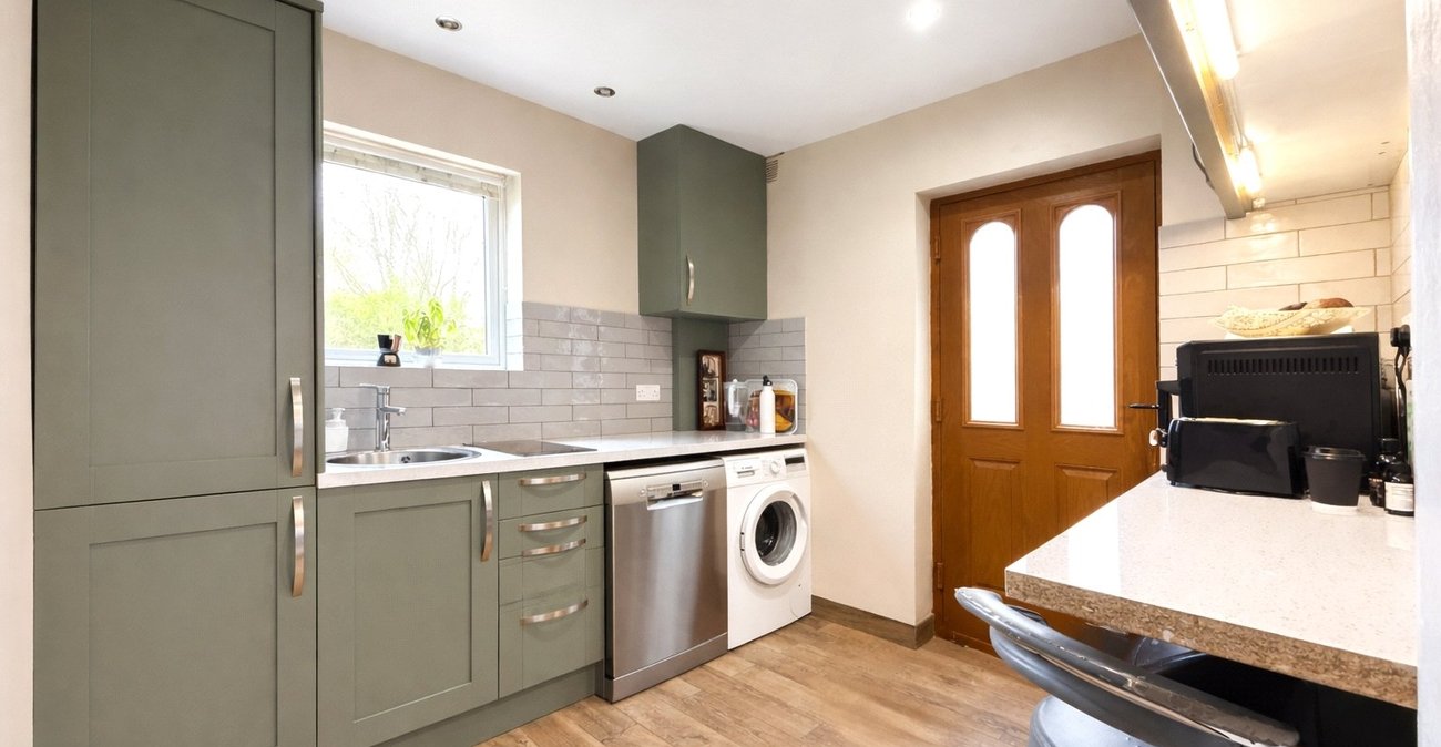 2 bedroom property for sale in London | Robinson Jackson