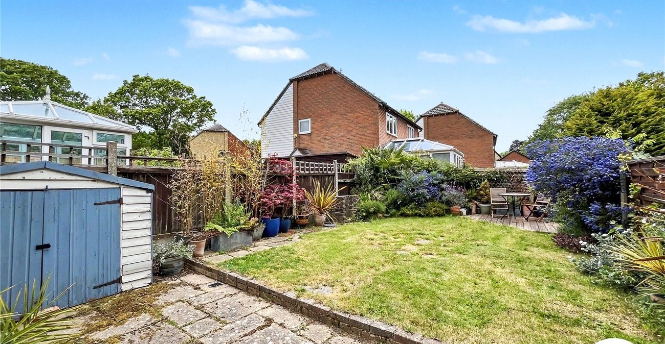 2 bedroom house for sale in Walderslade | Robinson Michael & Jackson