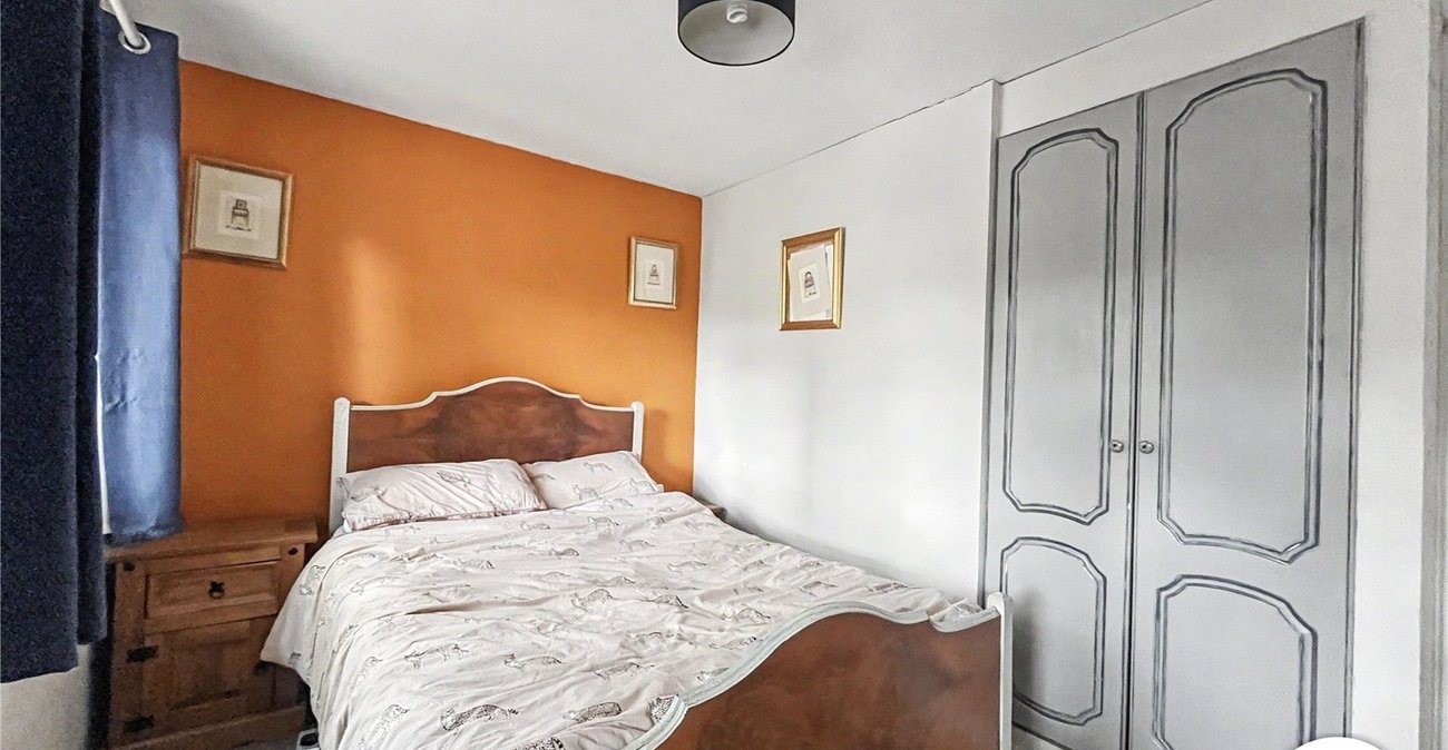 2 bedroom house for sale in Walderslade | Robinson Michael & Jackson