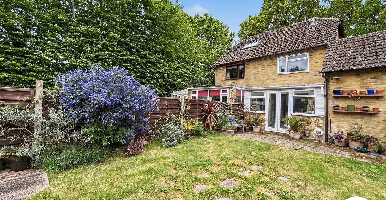 2 bedroom house for sale in Walderslade | Robinson Michael & Jackson
