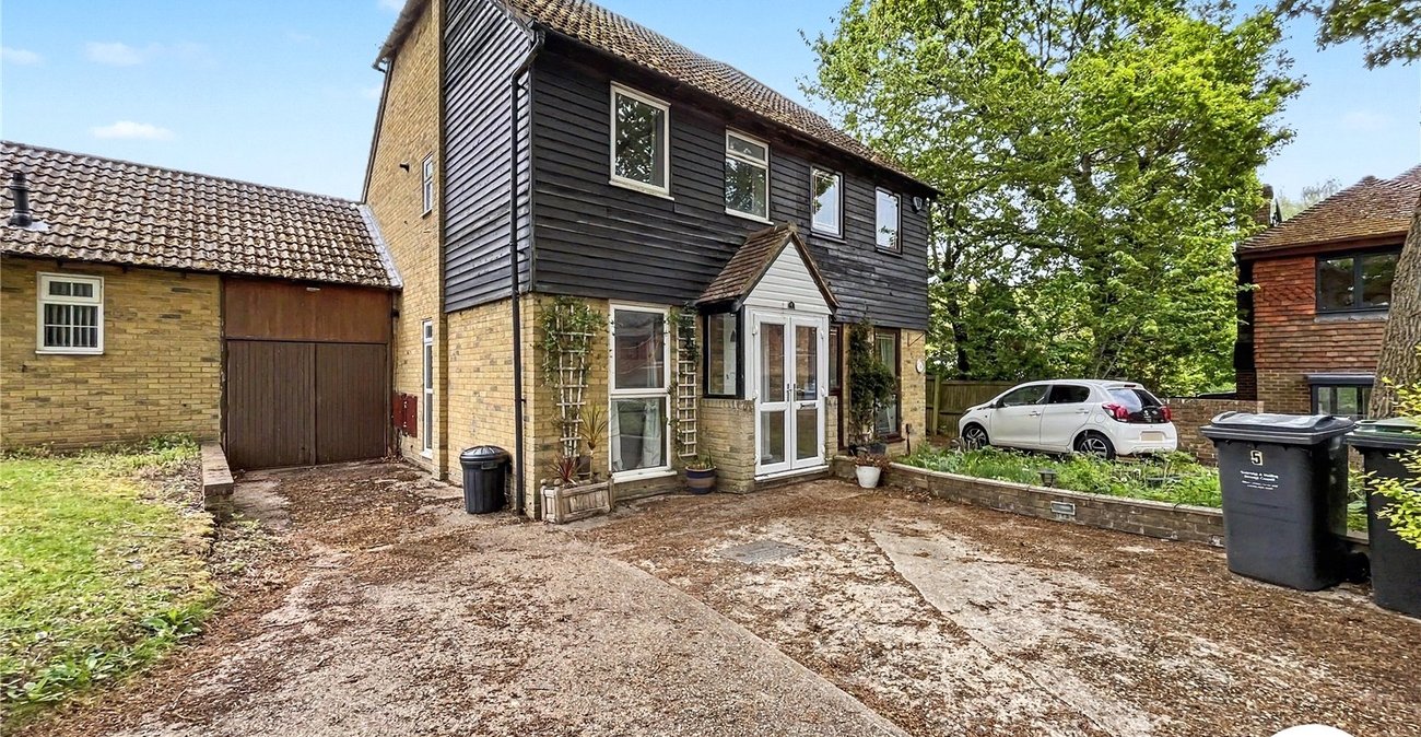 2 bedroom house for sale in Walderslade | Robinson Michael & Jackson