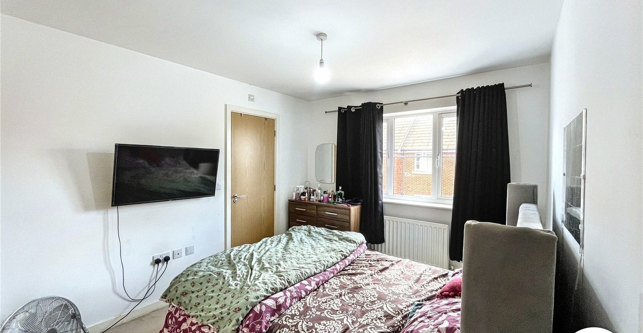 2 bedroom property for sale in Wainscott | Robinson Michael & Jackson