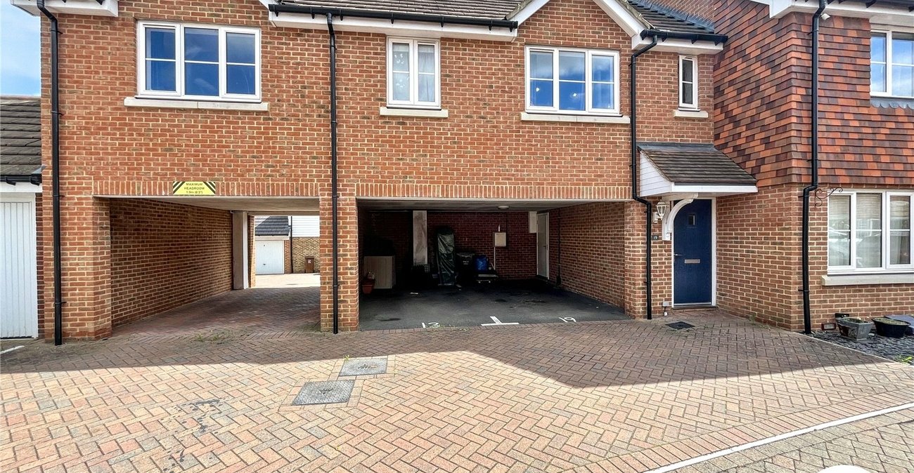 2 bedroom property for sale in Wainscott | Robinson Michael & Jackson