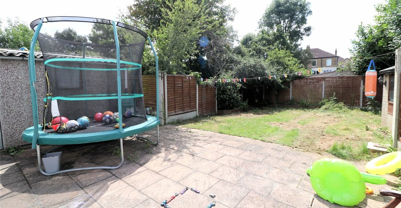 2 bedroom bungalow for sale in Erith | Robinson Jackson