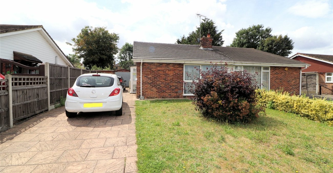 2 bedroom bungalow for sale in Erith | Robinson Jackson