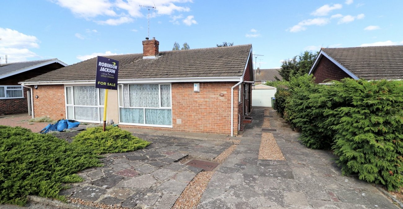 2 bedroom bungalow for sale in Erith | Robinson Jackson