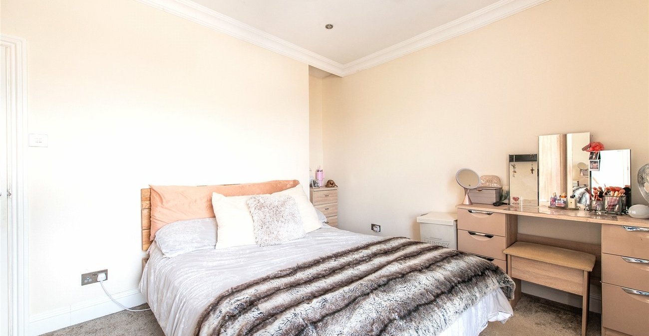 2 bedroom house for sale in Gravesend | Robinson Michael & Jackson