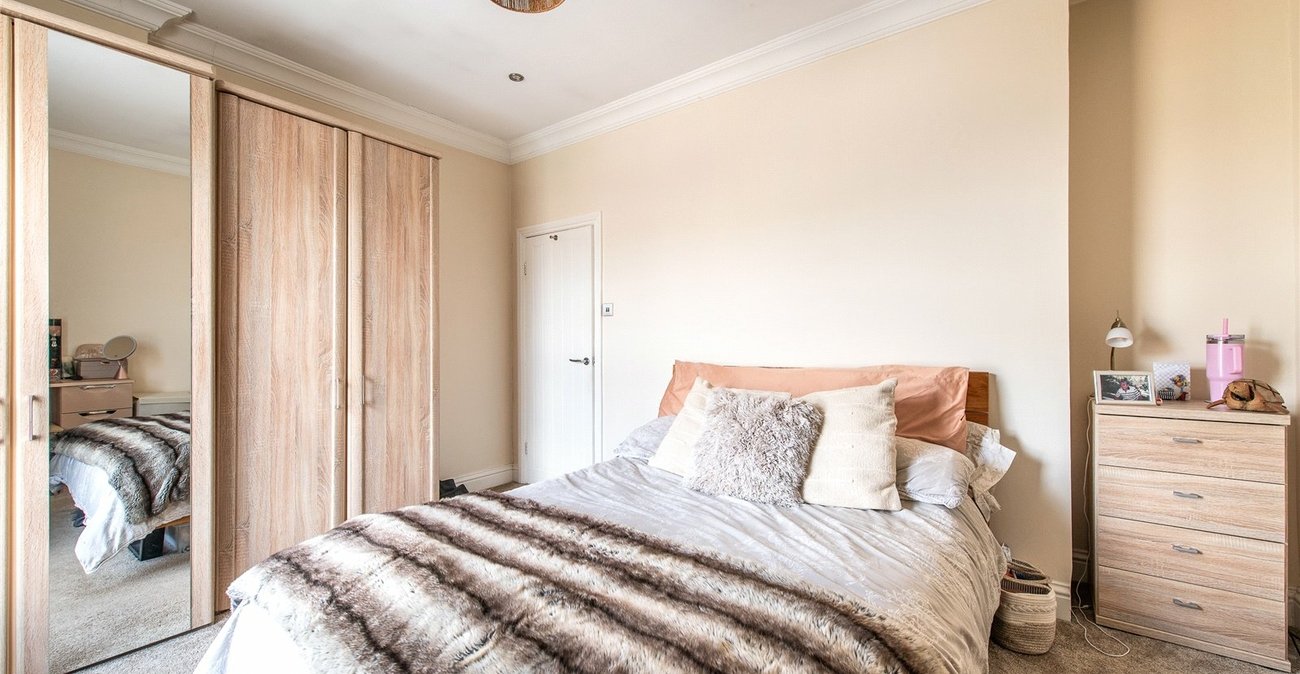 2 bedroom house for sale in Gravesend | Robinson Michael & Jackson