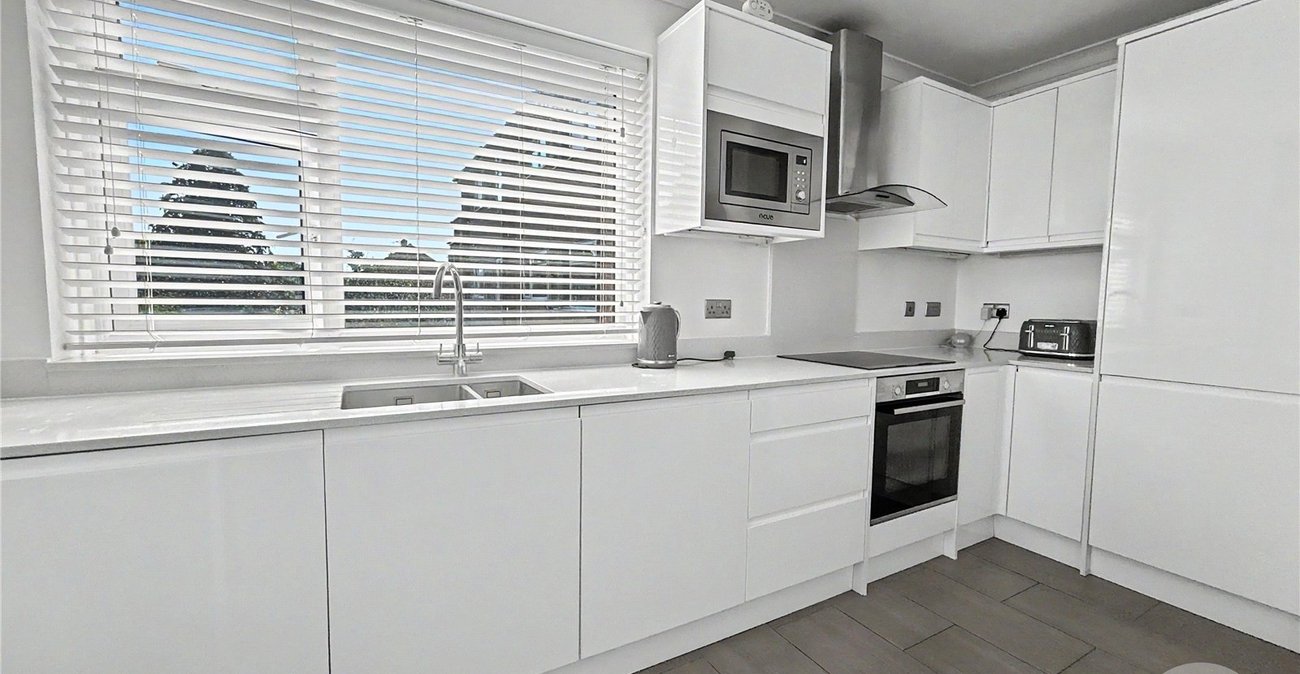 2 bedroom property for sale in Sidcup | Robinson Jackson