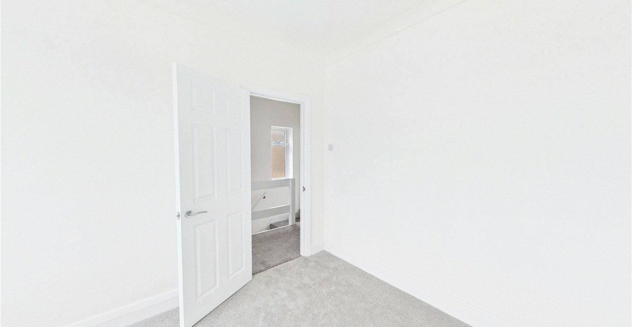 4 bedroom house for sale in London | Robinson Jackson