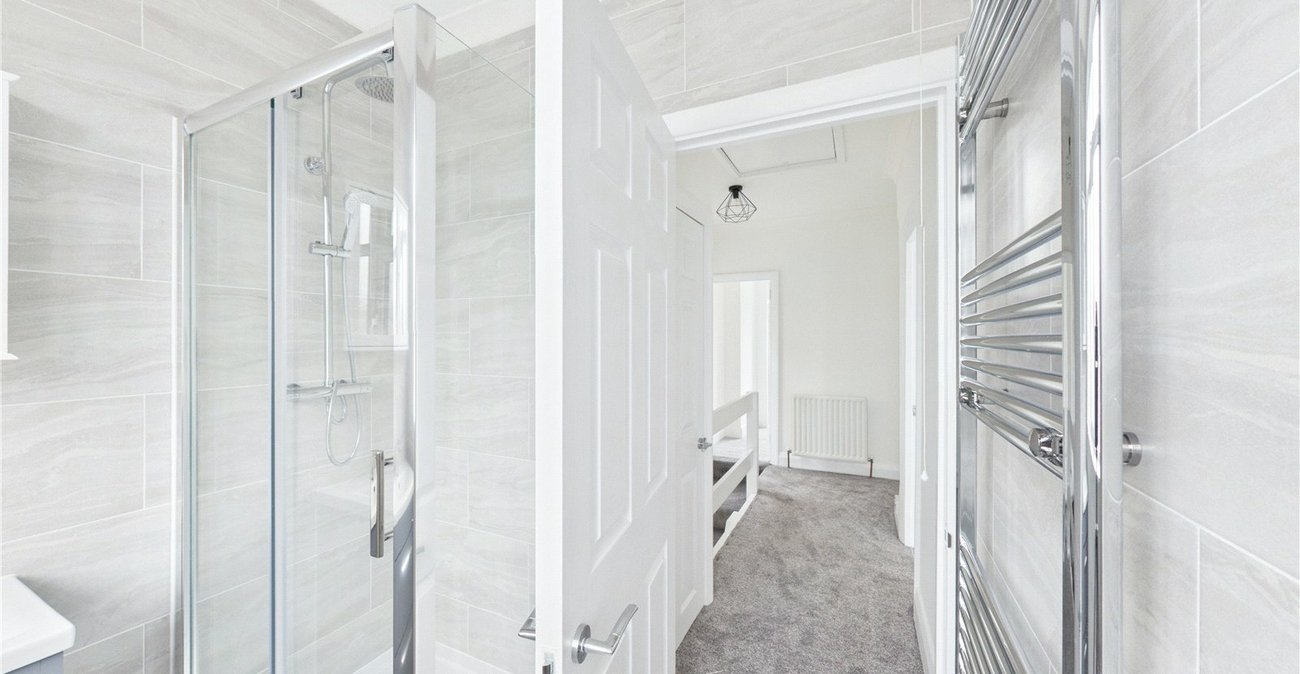 4 bedroom house for sale in London | Robinson Jackson