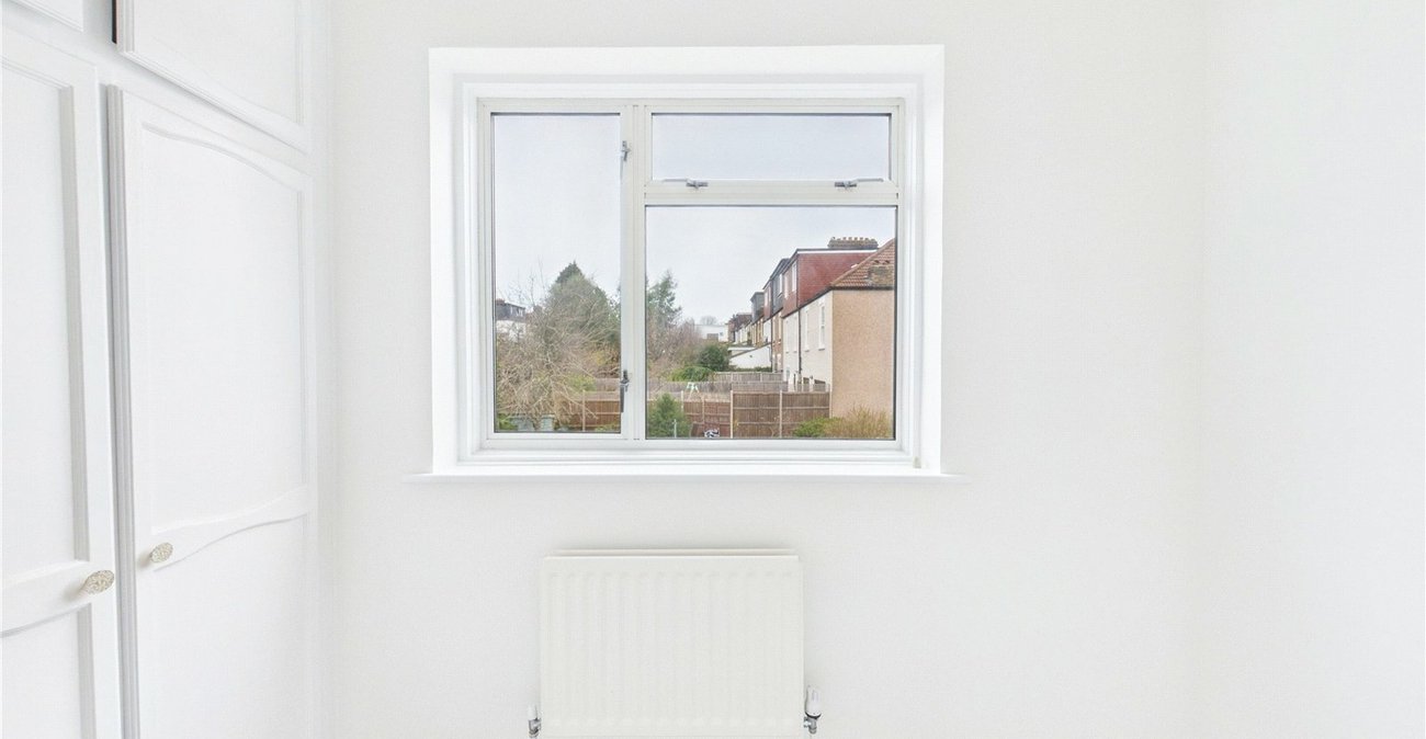 4 bedroom house for sale in London | Robinson Jackson