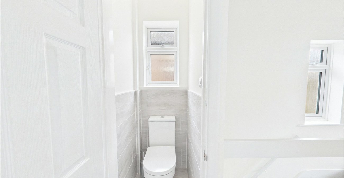 4 bedroom house for sale in London | Robinson Jackson