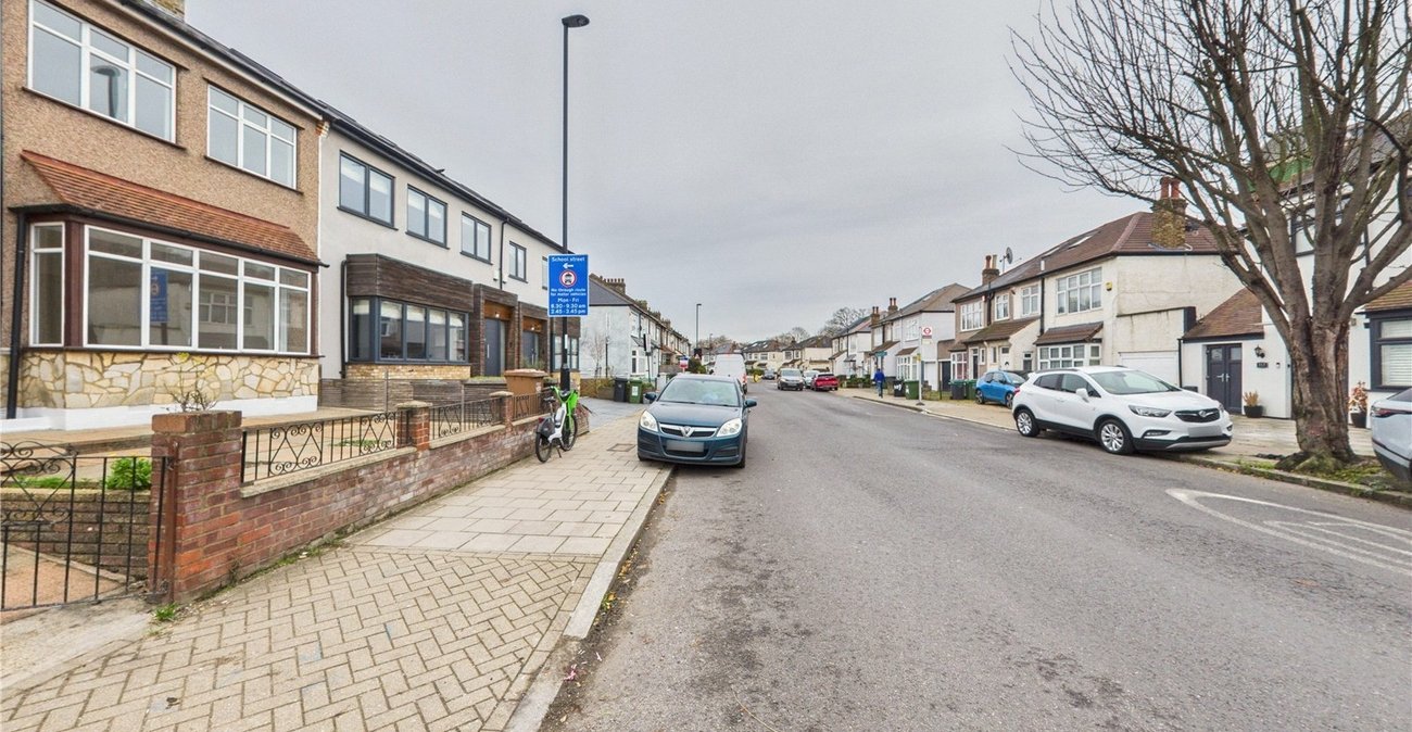 4 bedroom house for sale in London | Robinson Jackson