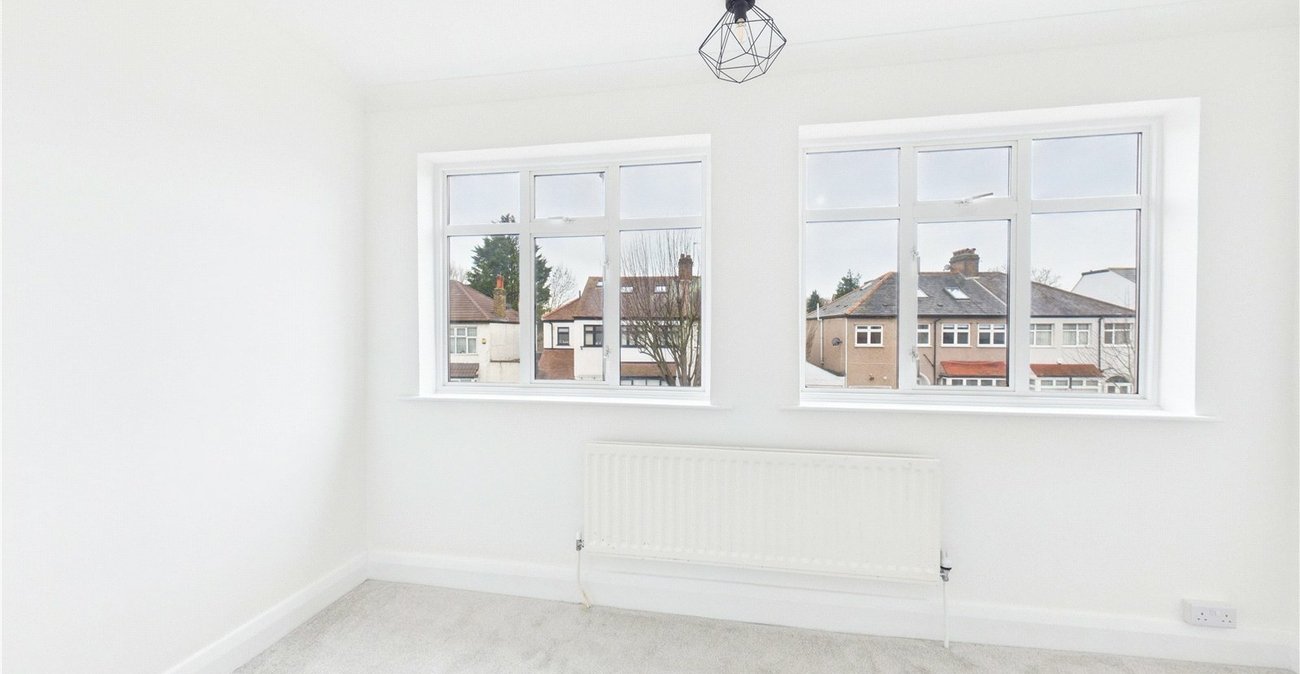 4 bedroom house for sale in London | Robinson Jackson