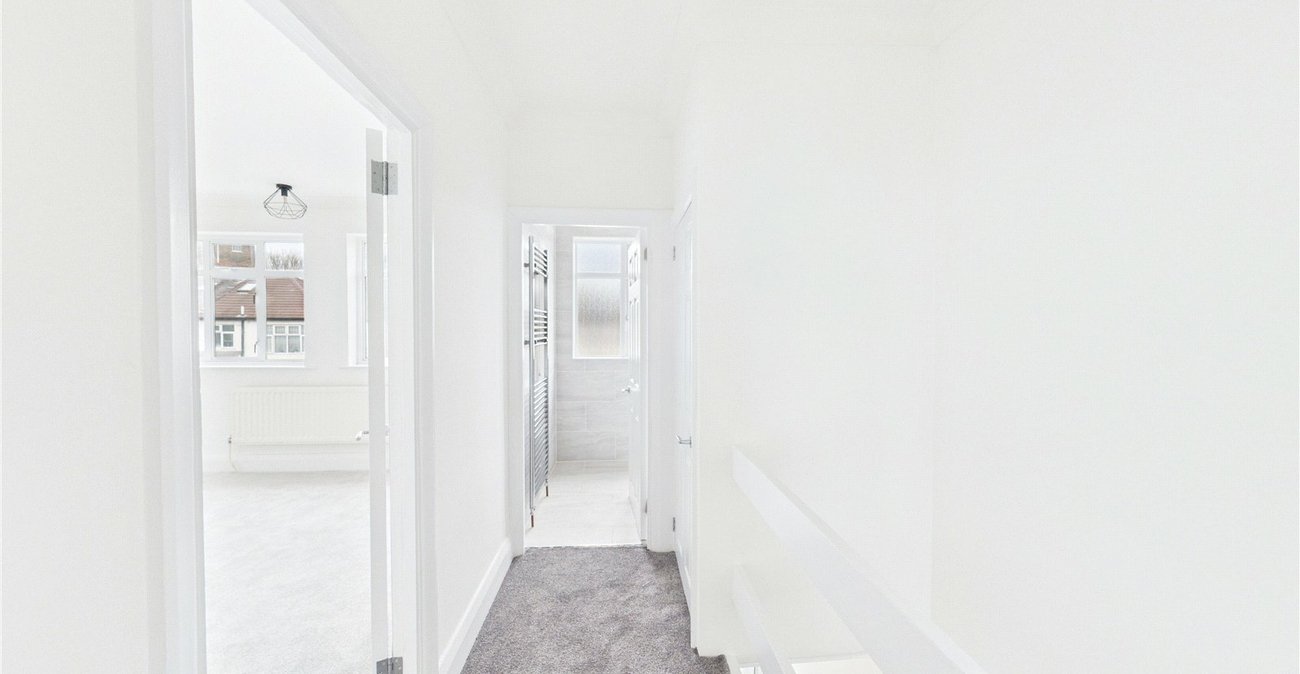 4 bedroom house for sale in London | Robinson Jackson