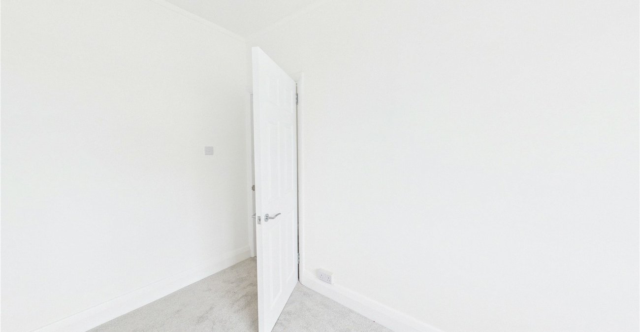 4 bedroom house for sale in London | Robinson Jackson