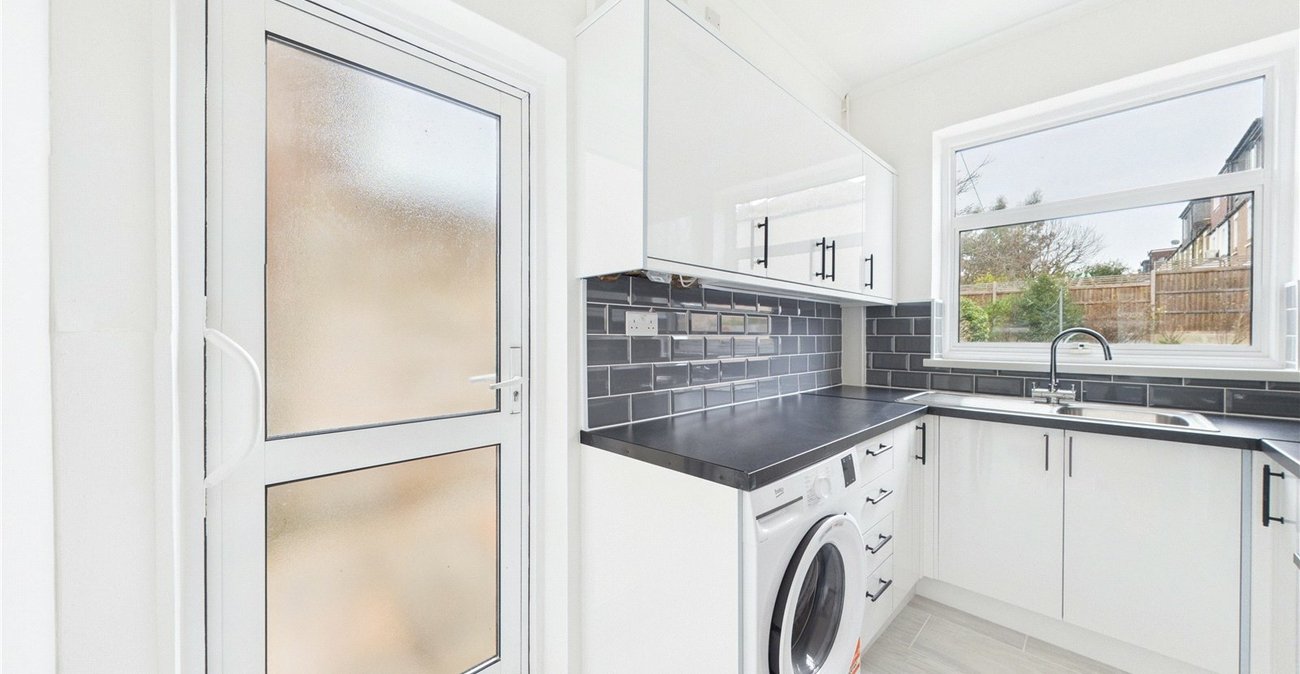 4 bedroom house for sale in London | Robinson Jackson