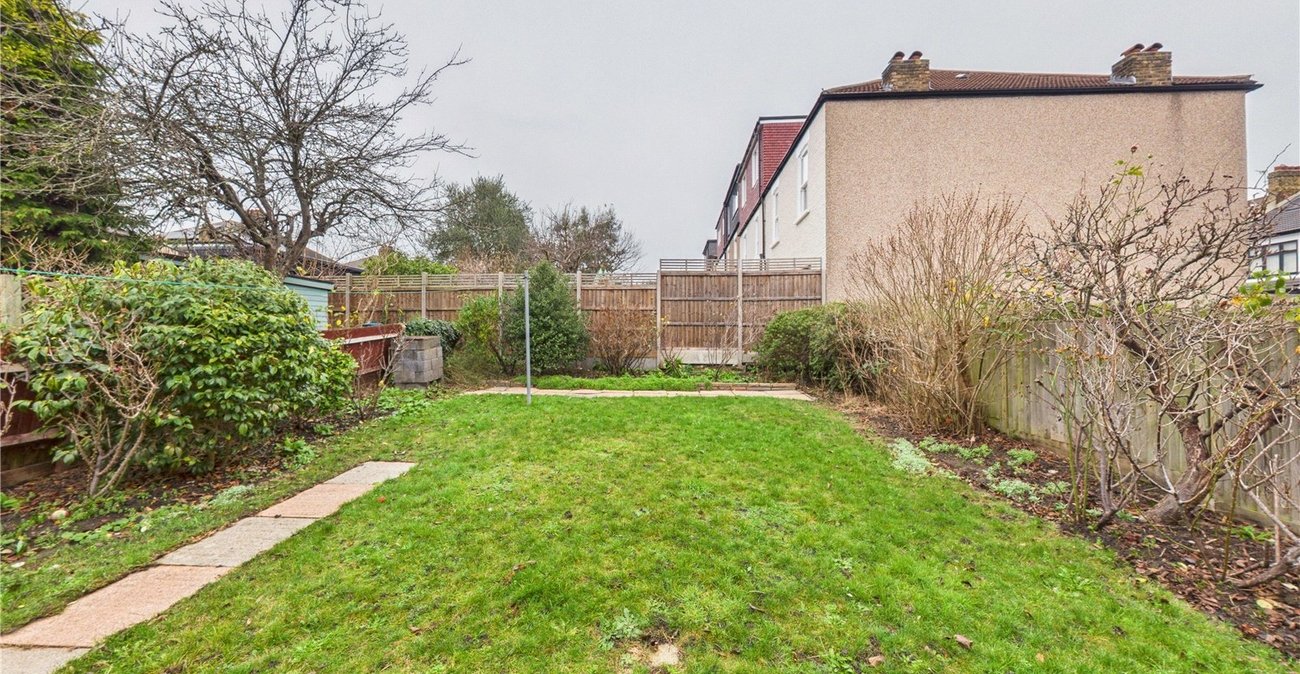 4 bedroom house for sale in London | Robinson Jackson