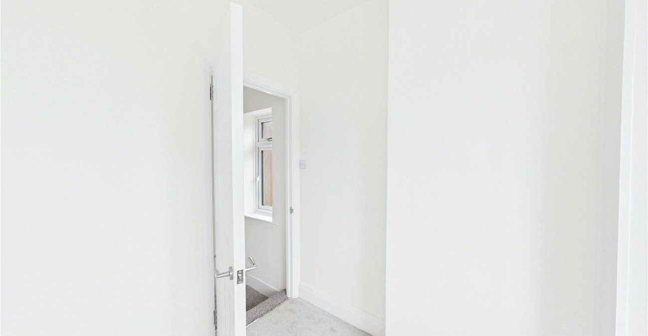 4 bedroom house for sale in London | Robinson Jackson