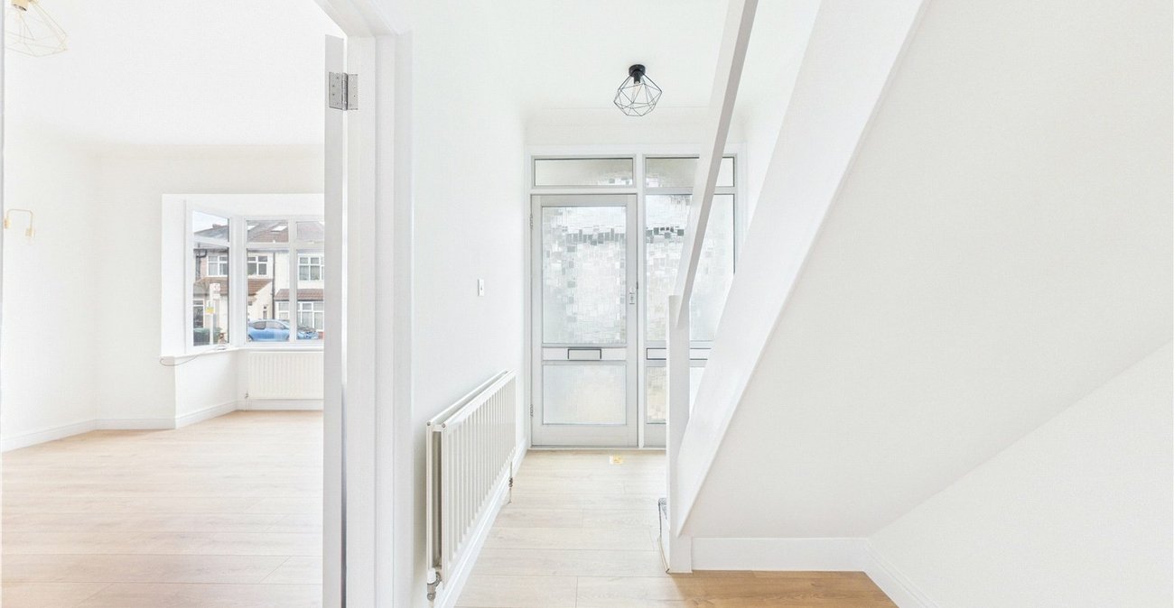 4 bedroom house for sale in London | Robinson Jackson