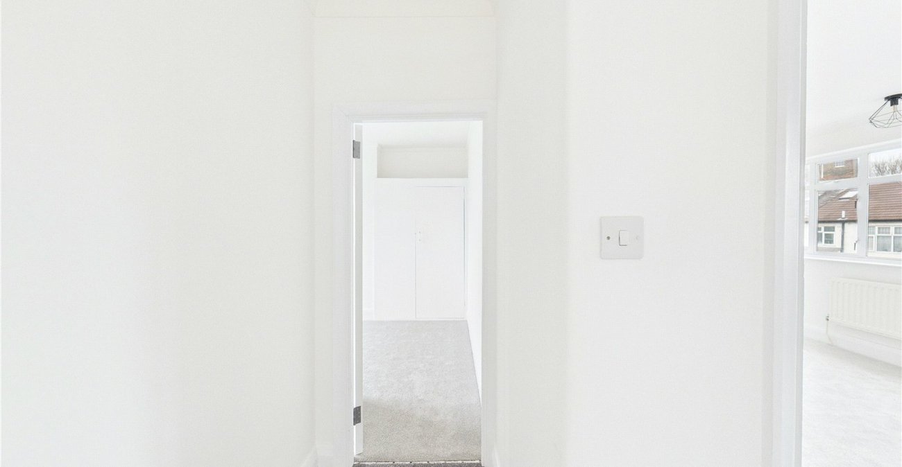 4 bedroom house for sale in London | Robinson Jackson