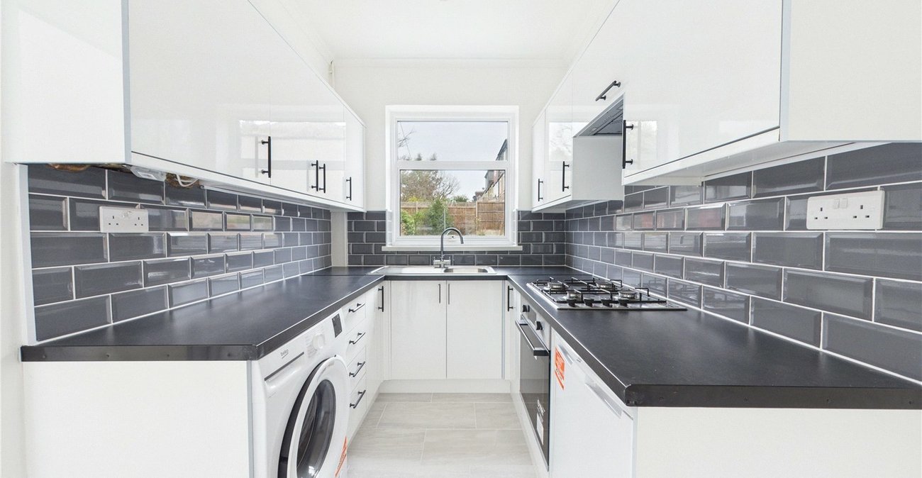 4 bedroom house for sale in London | Robinson Jackson