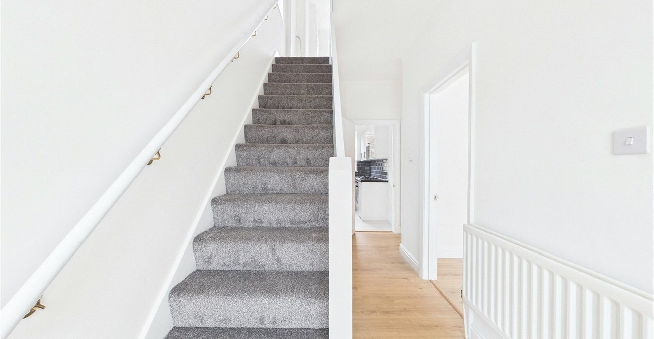 4 bedroom house for sale in London | Robinson Jackson