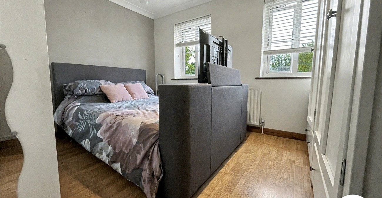 2 bedroom house for sale in Hoo | Robinson Michael & Jackson