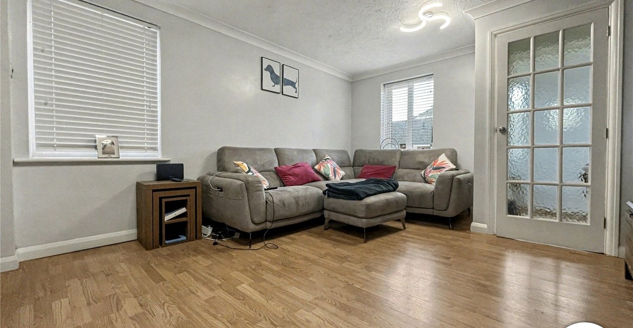 2 bedroom house for sale in Hoo | Robinson Michael & Jackson