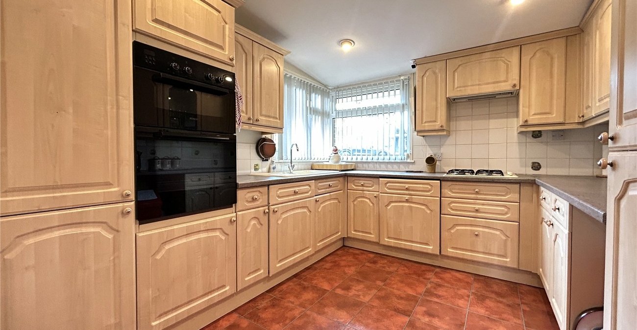 2 bedroom bungalow for sale in Upchurch | Robinson Michael & Jackson