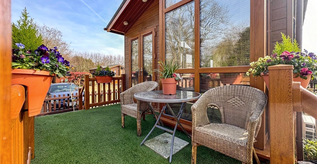 2 bedroom bungalow for sale in Boughton Monchelsea | Robinson Michael & Jackson