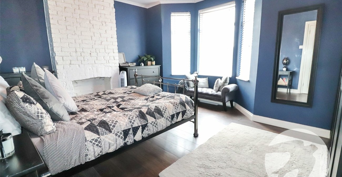 4 bedroom house for sale in Erith | Robinson Jackson