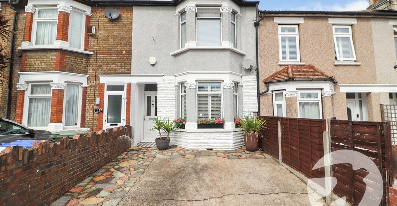 4 bedroom house for sale in Erith | Robinson Jackson