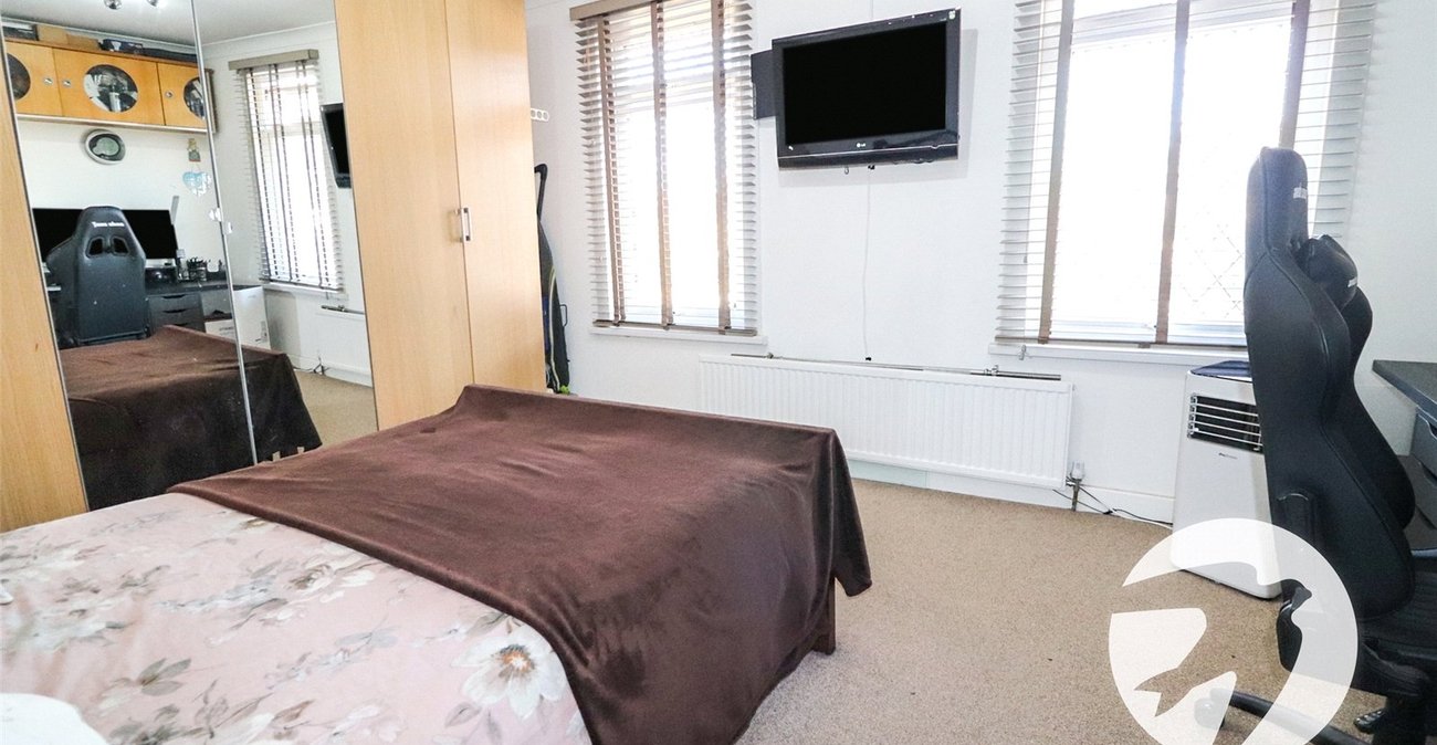 3 bedroom house for sale in Erith | Robinson Jackson