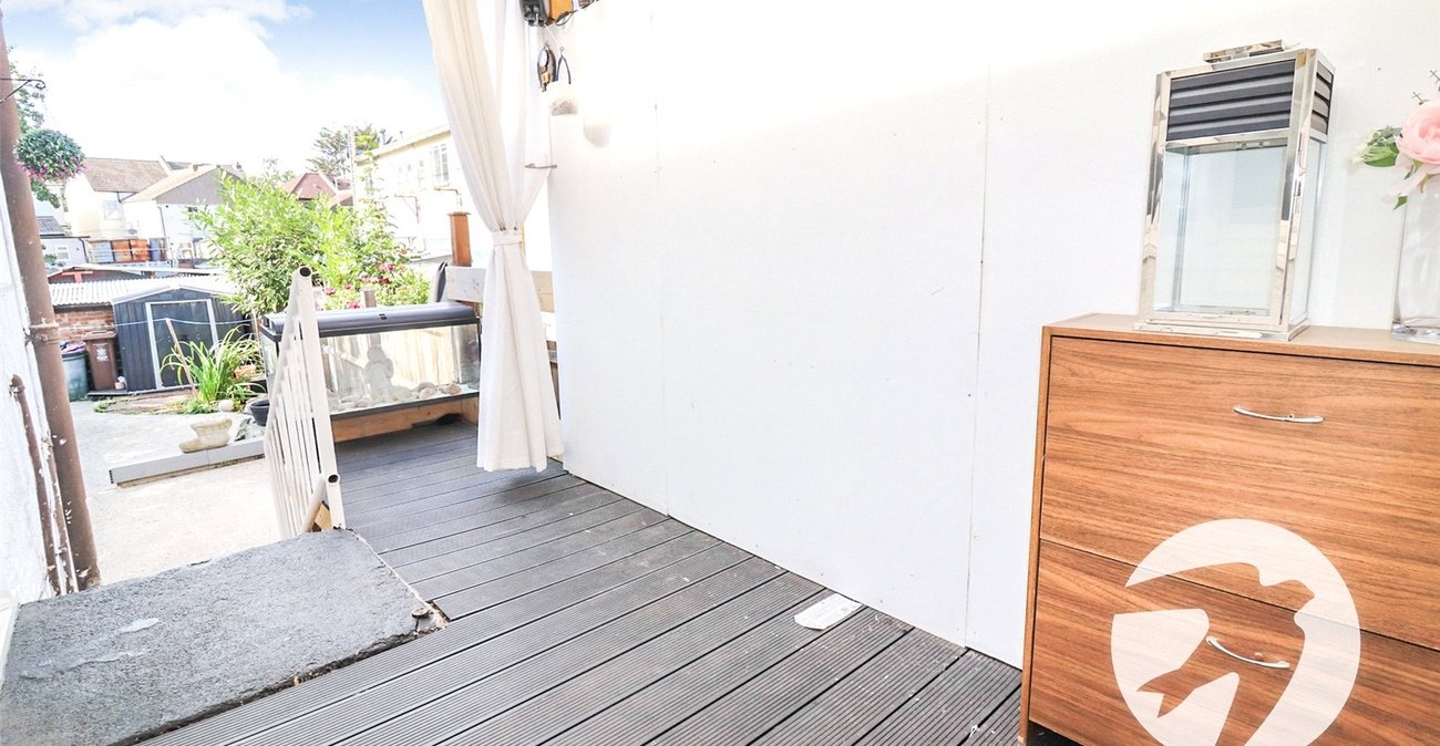 3 bedroom house for sale in Erith | Robinson Jackson