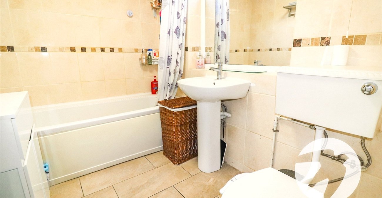 3 bedroom house for sale in Erith | Robinson Jackson