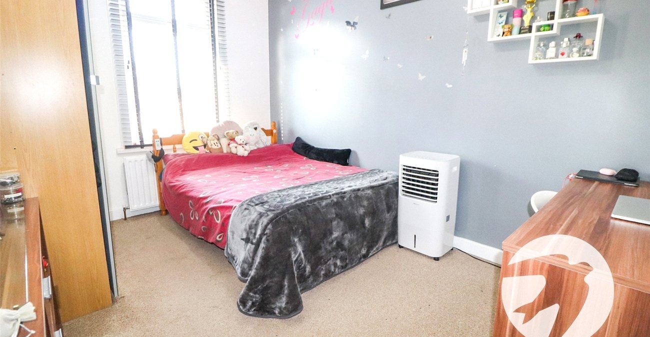 3 bedroom house for sale in Erith | Robinson Jackson