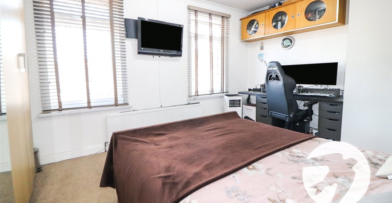 3 bedroom house for sale in Erith | Robinson Jackson